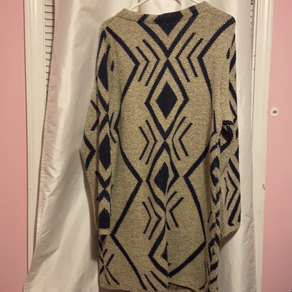 Sweater - Picture 4 of 4